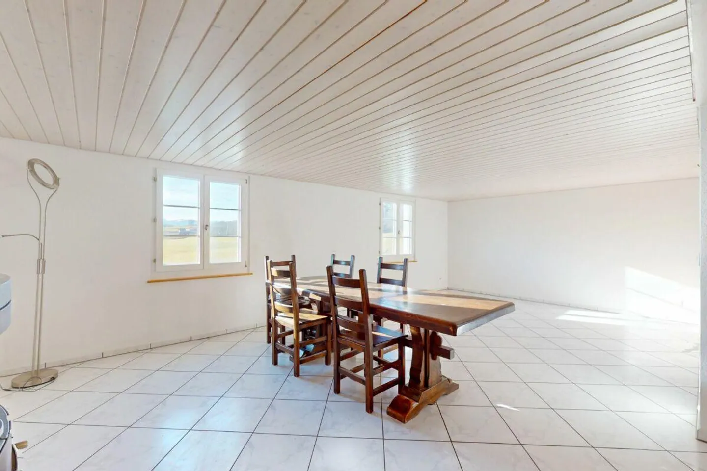 Cozy Apartment with Mountain View - Photo 5 of 13