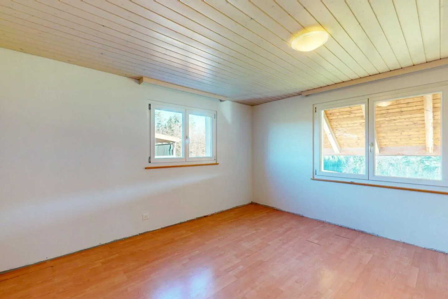 Cozy Apartment with Mountain View - Photo 11 of 13