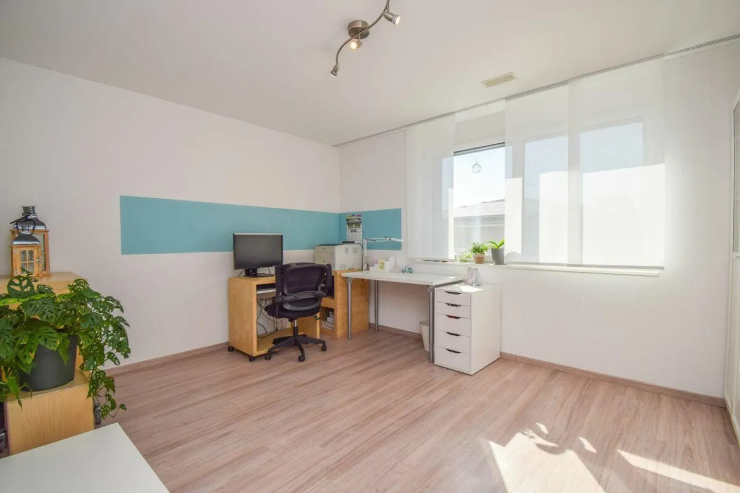 Maison individuelle de 5,5 pièces avec piscine dans un emplacement familial à Riedt près d'Erlen - Photo 13 sur 25