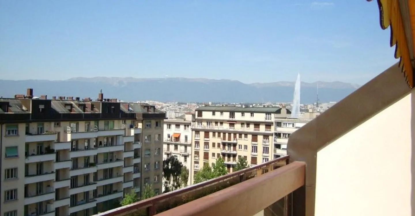 Penthouse apartment in the Eaux-Vives district - Photo 10 of 10