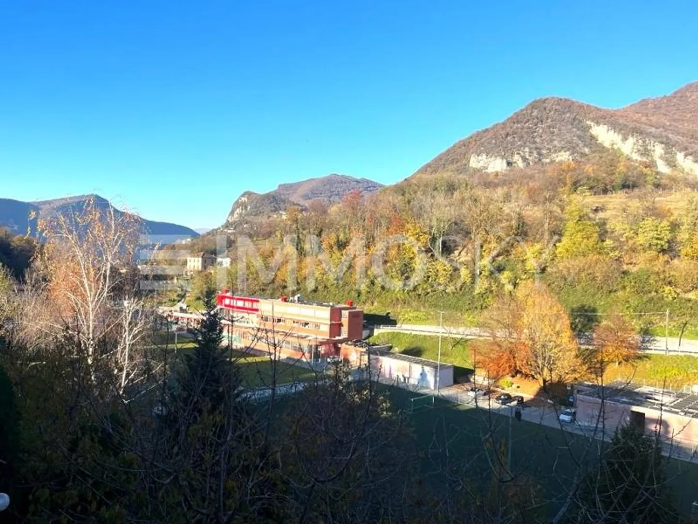 Beautiful house with open view - Photo 7 of 8