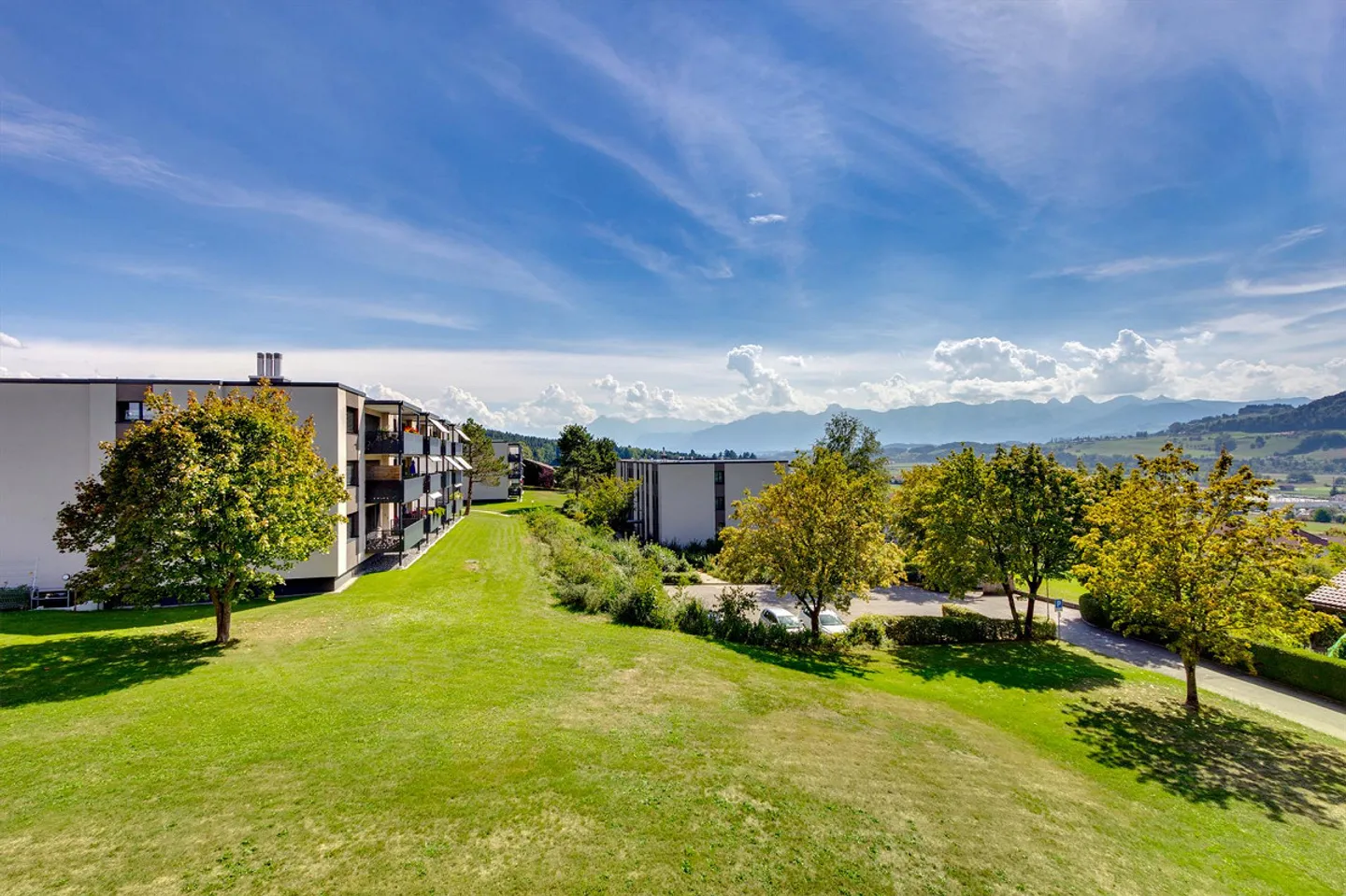 Charming Apartment in Münsingen - Photo 2 of 10