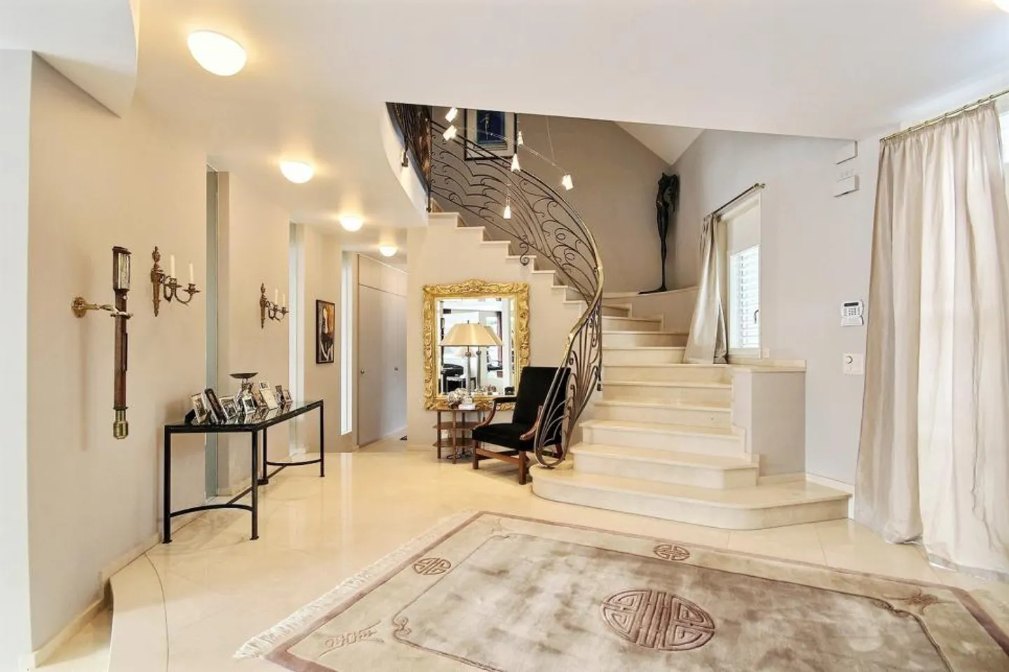 QUARTIERE RESIDENZIALE VIP - TRANQUILLO E VISTA A 180° - Foto 7 di 13