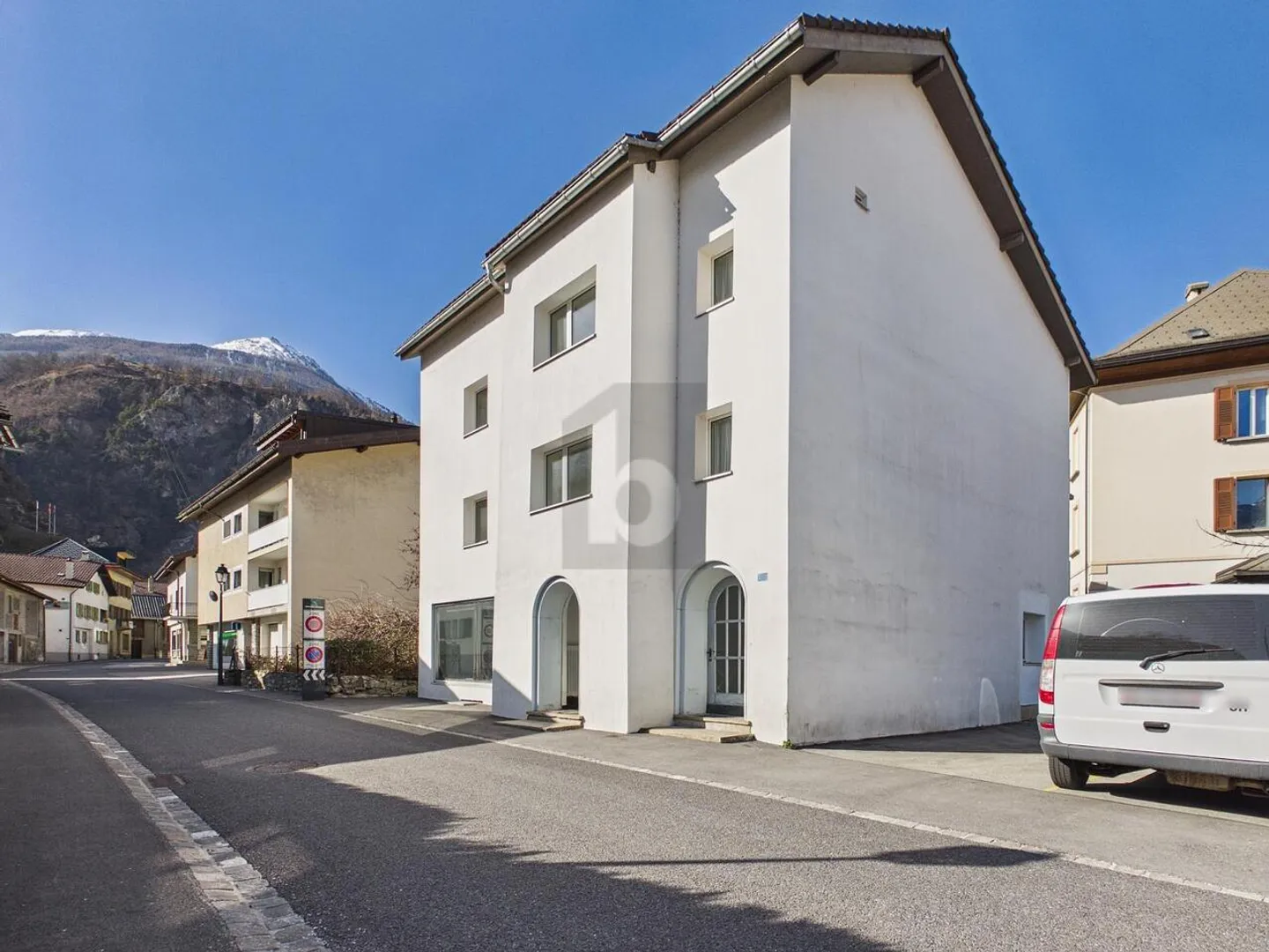 Incantevole e Centrale, con Potenziale di Investimento - Foto 1 di 6