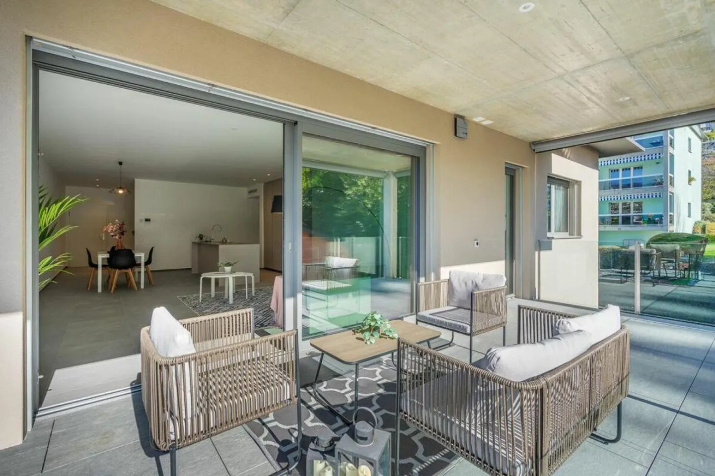 PREGASSONA · ELEGANT 4½ ROOM GROUND FLOOR APARTMENT WITH GARDEN - Photo 1 of 10