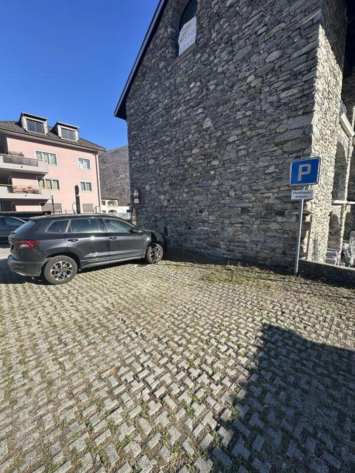 Créez votre maison de rêve dans le cœur historique de Losone - Photo 16 sur 16