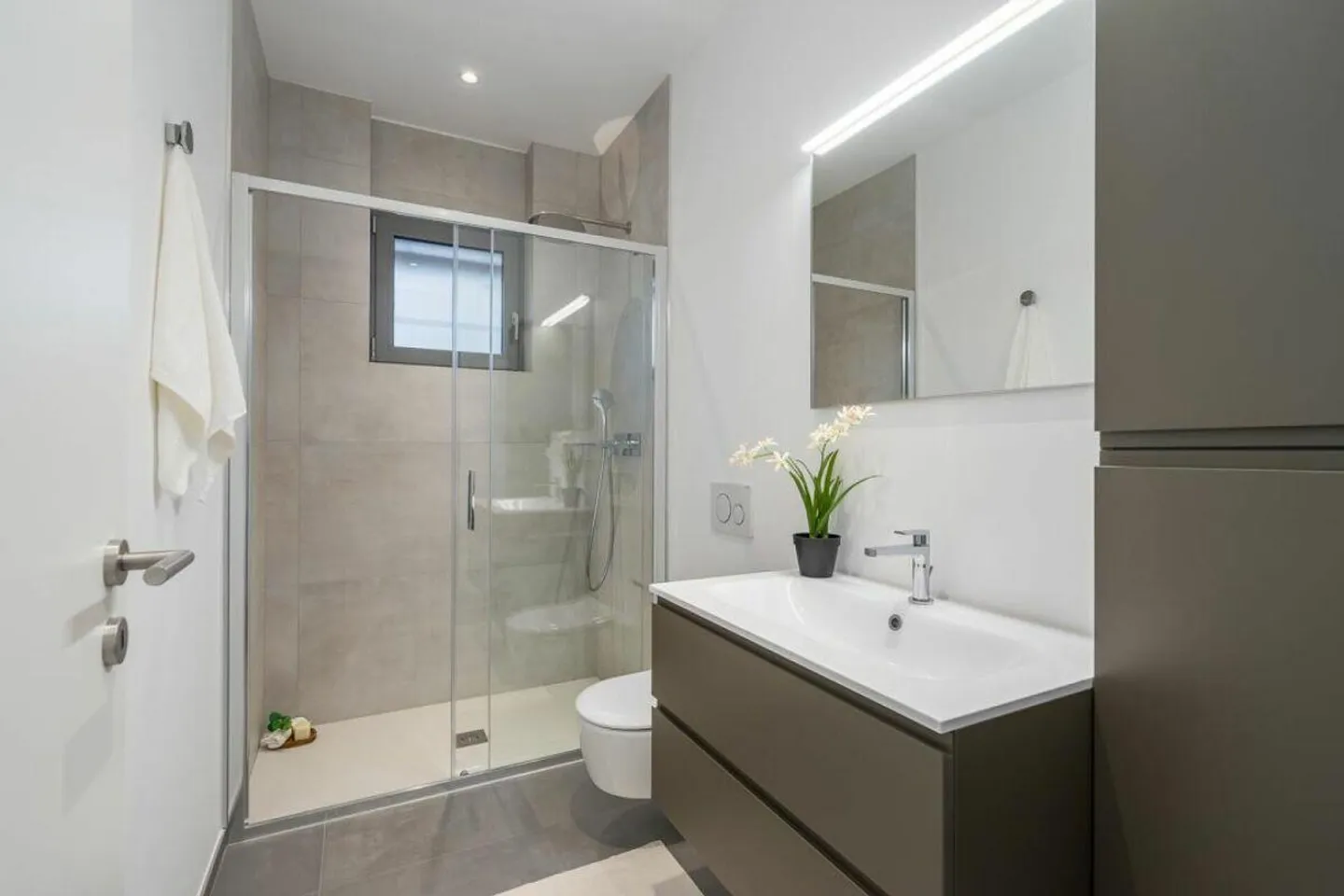 PREGASSONA · ELEGANT 4½ ROOM GROUND FLOOR APARTMENT WITH GARDEN - Photo 8 of 10