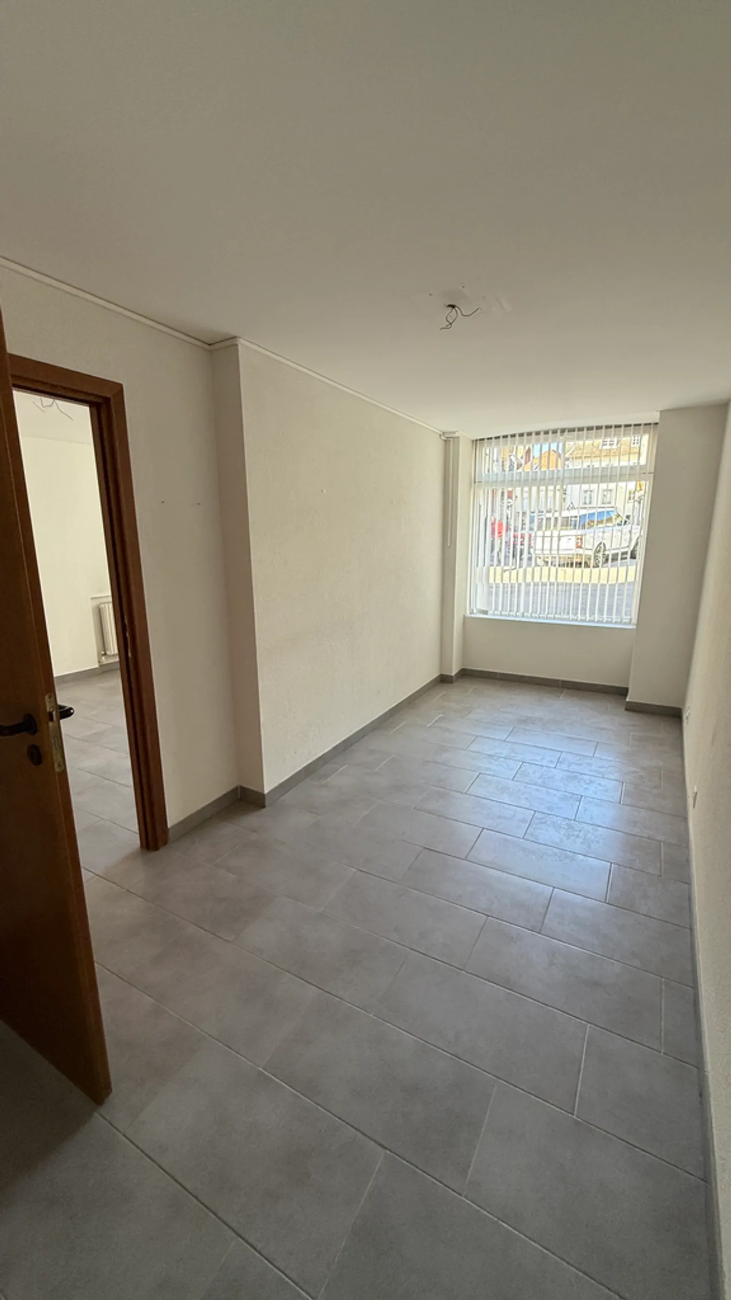 Spazio Commerciale in Posizione Privilegiata - Foto 2 di 6