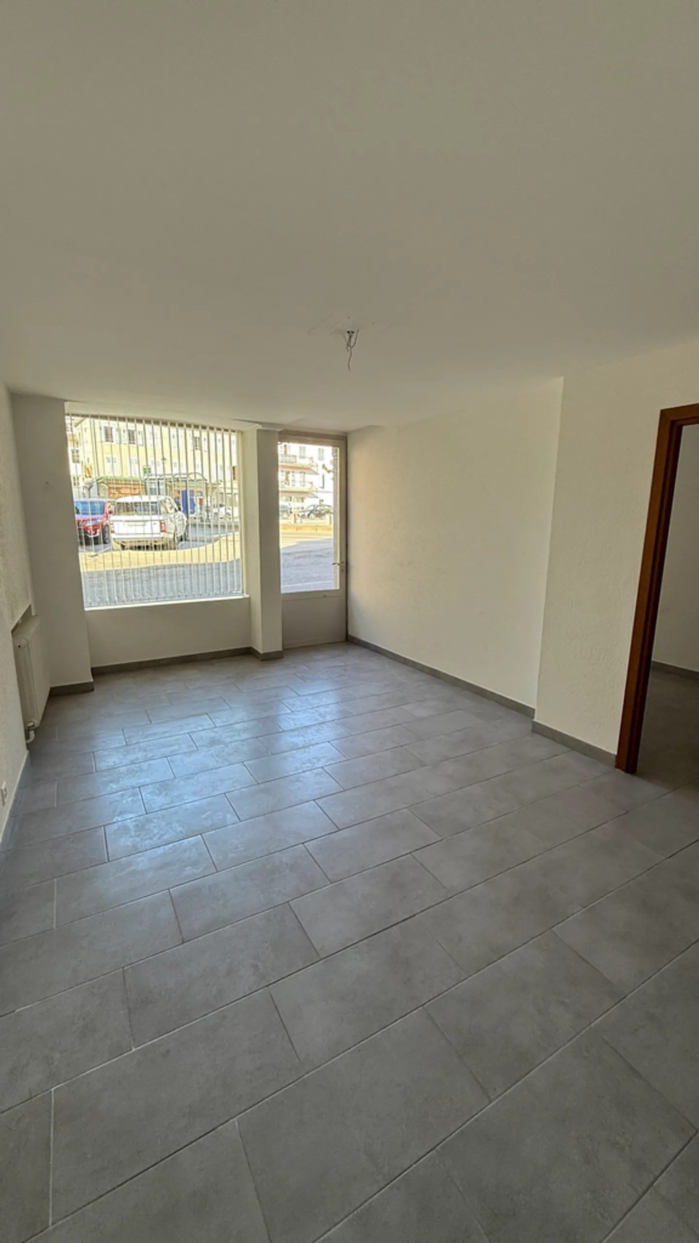 Spazio Commerciale in Posizione Privilegiata - Foto 3 di 6