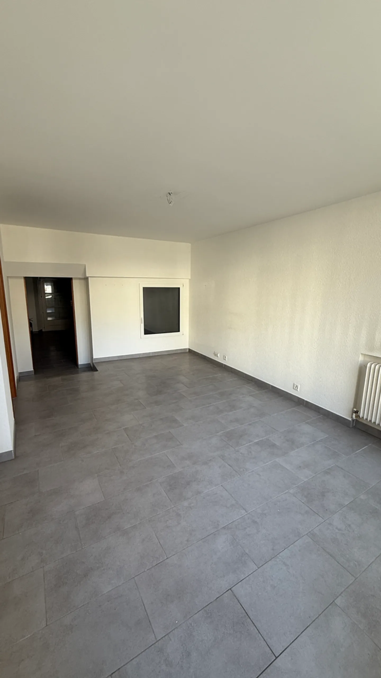 Spazio Commerciale in Posizione Privilegiata - Foto 4 di 6