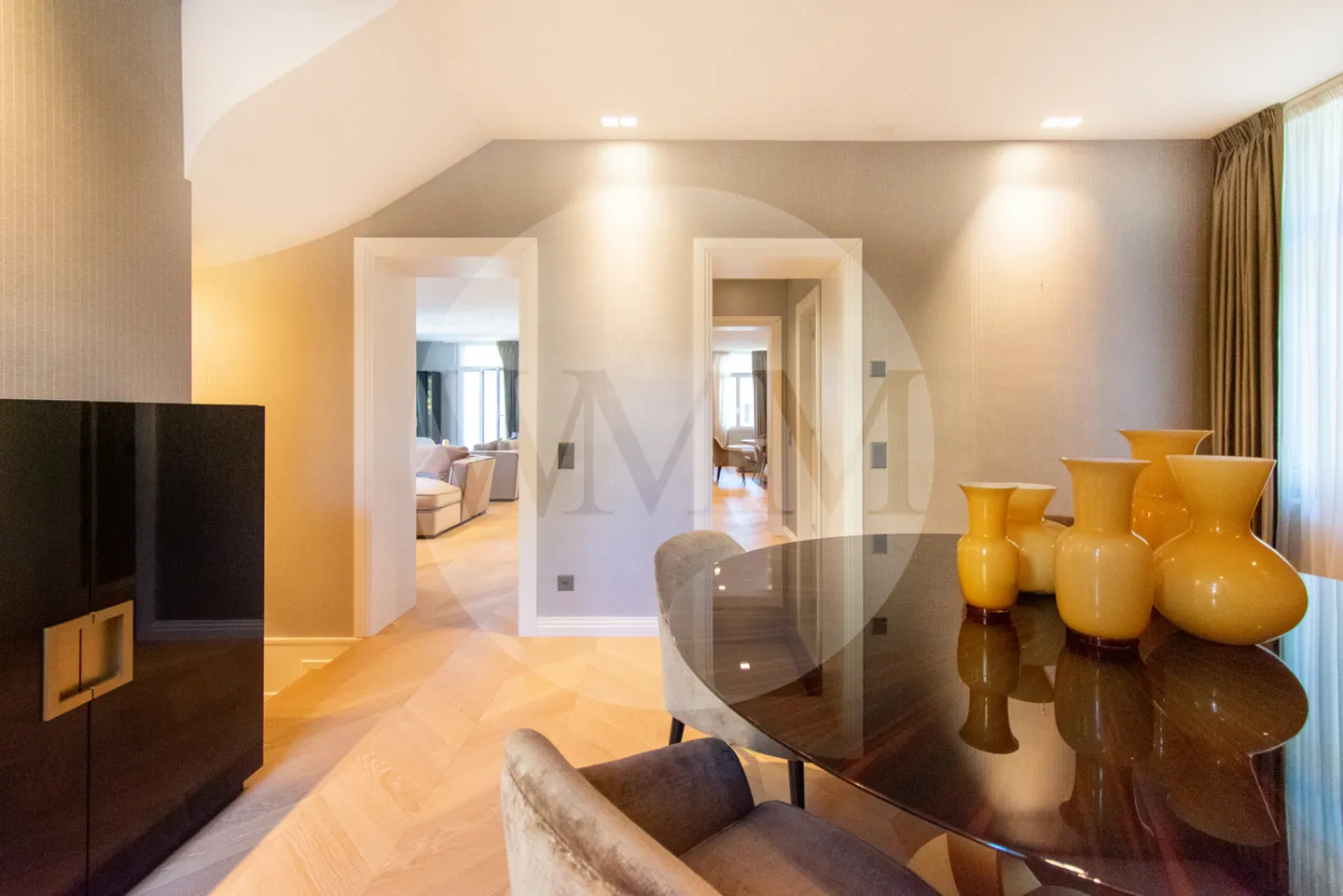 ELEGANT DUPLEX IN CITY CENTER WITH LAKE VIEW - Photo 11 of 22