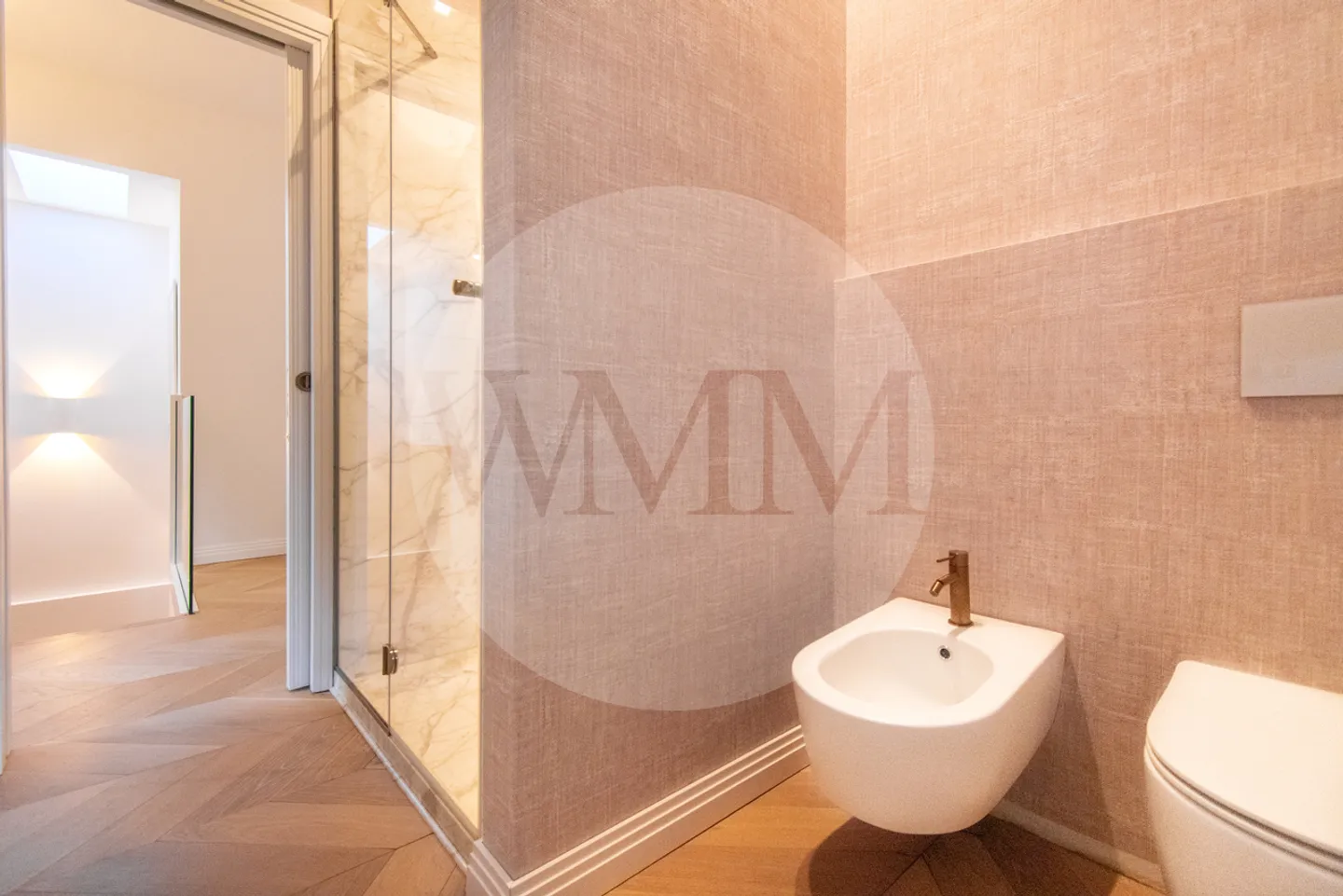 ELEGANT DUPLEX IN CITY CENTER WITH LAKE VIEW - Photo 12 of 22