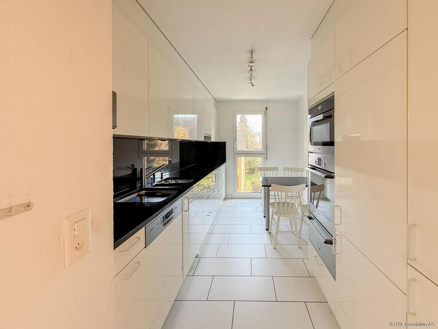 Vivere come in una casa unifamiliare con terrazza solare - Foto 4 di 13