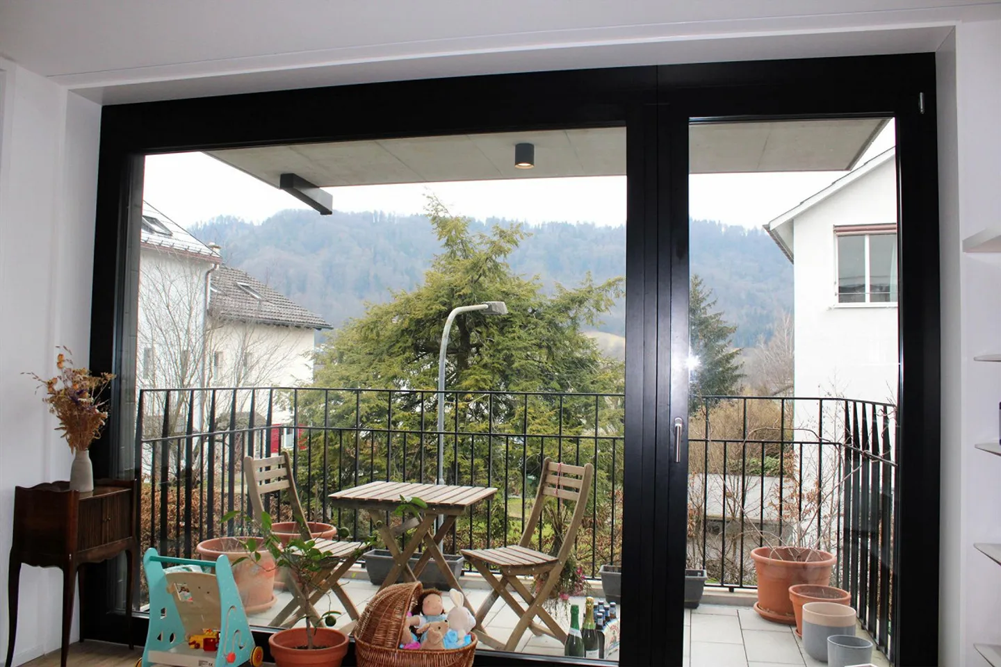 Moderne 3.5-Zimmerwohnung mit Aussicht - Foto 8 von 9