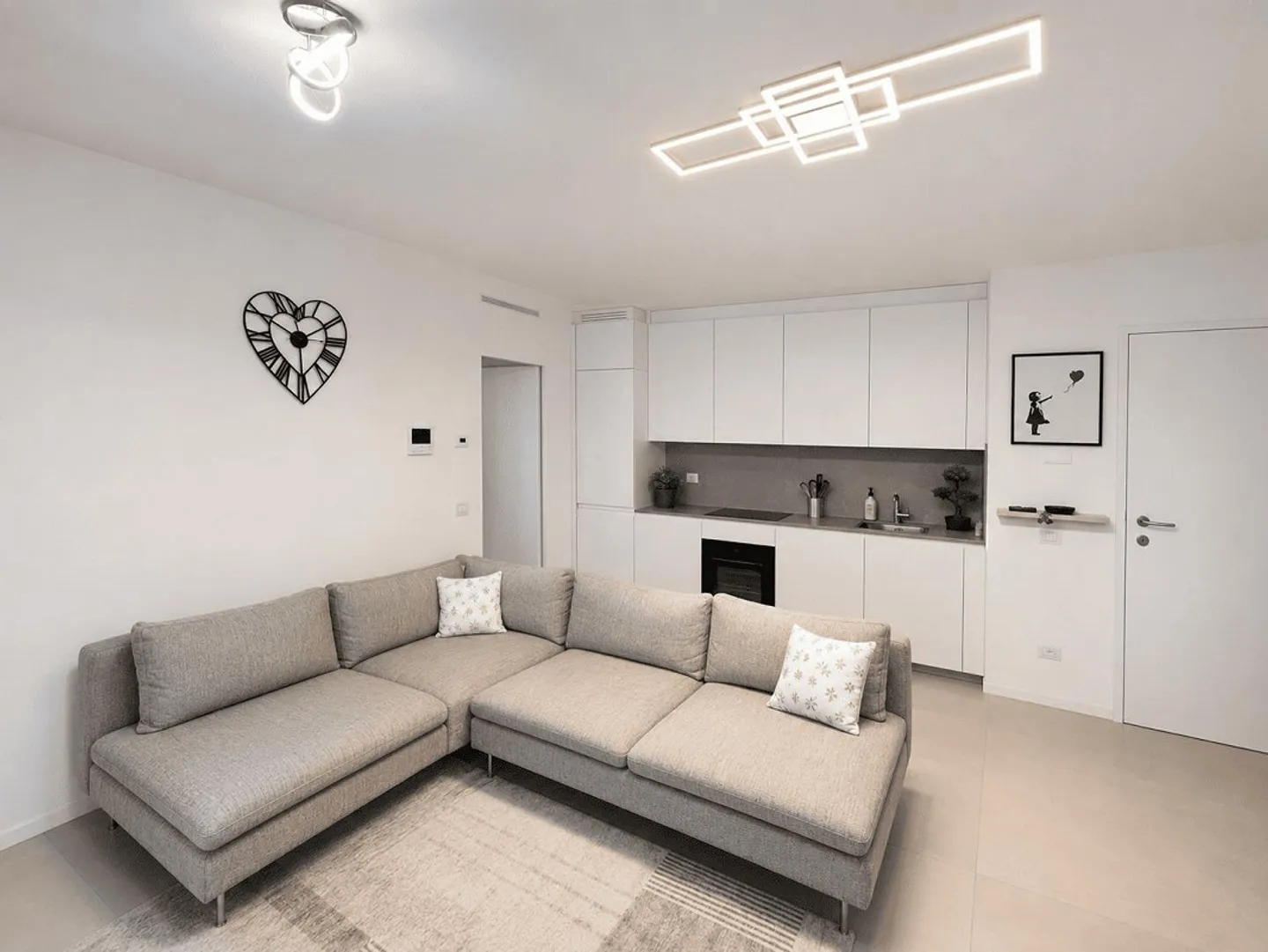 Modern Apartment with Pool - Photo 5 of 13