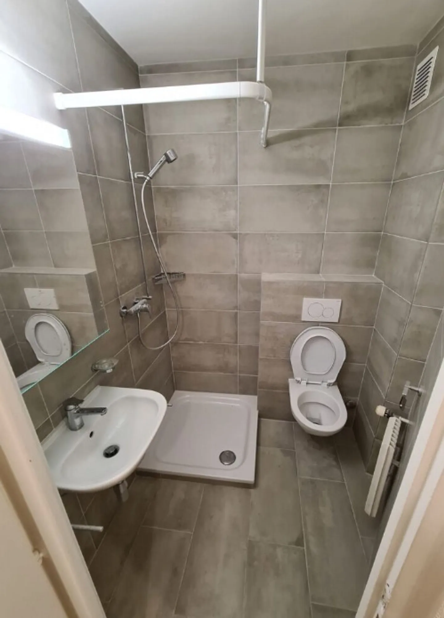 Appartement de deux pièces et demie au 2ème étage - Photo 3 sur 4