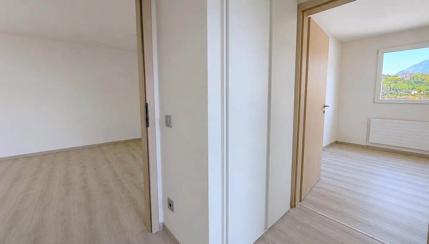 5.5 pièces rénovés à louer à Coldrerio - Photo 3 sur 14