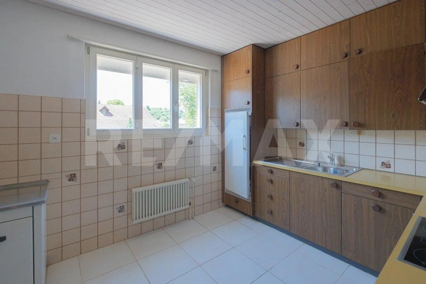 Detached 4.5 Room House with Versatile Outbuilding - Photo 4 of 13