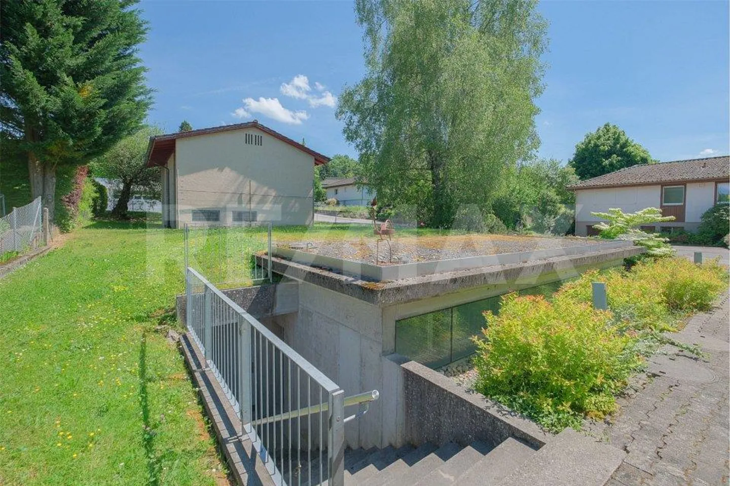 Detached 4.5 Room House with Versatile Outbuilding - Photo 10 of 13