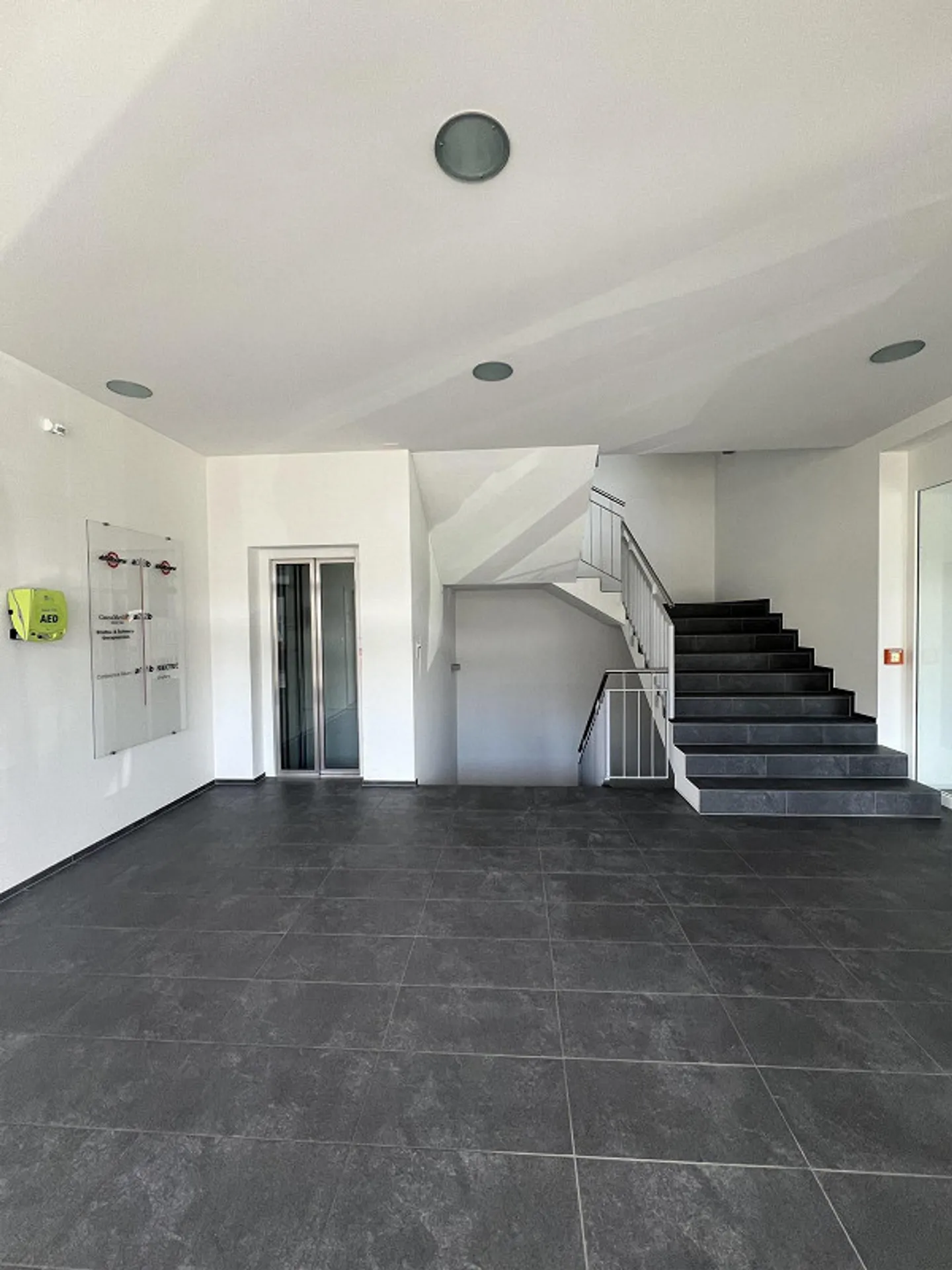 Einzelbüro in Stansstad – zentral, ruhig und ideal für Selbständige - Foto 2 von 4