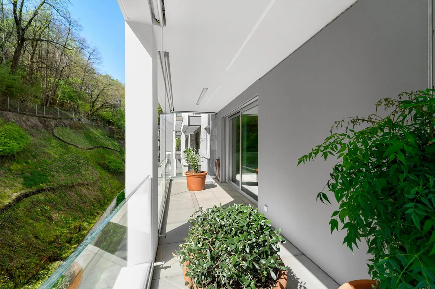 Modern new apartment with lake view and two terraces - Photo 1 of 7
