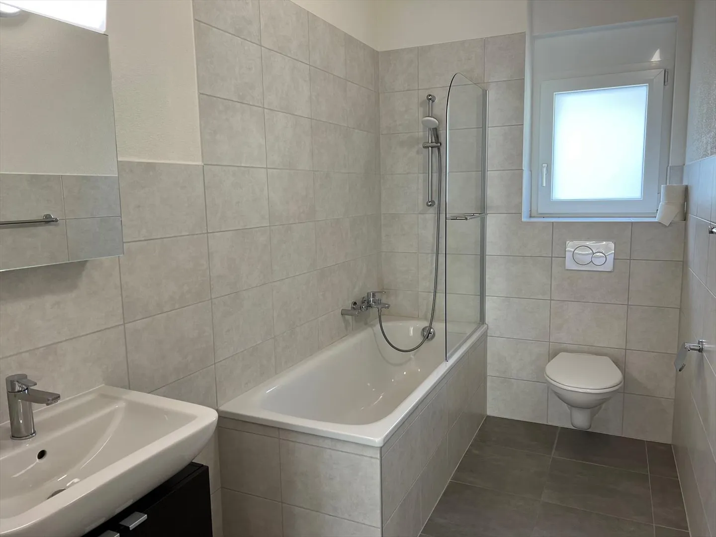 Apartment - Photo 2 of 7