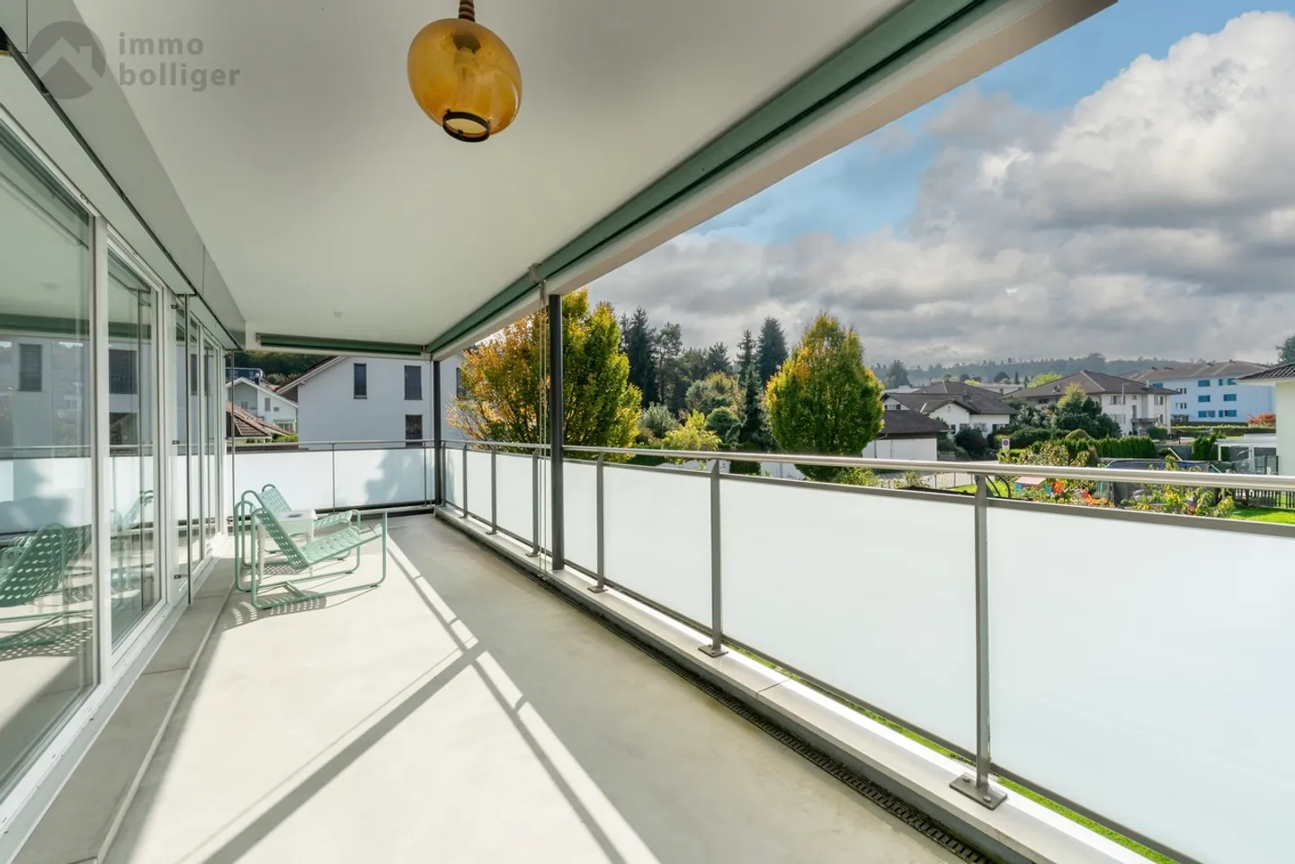 Sunny Rooms, Short Distances – Living with Quality of Life - Photo 12 of 15