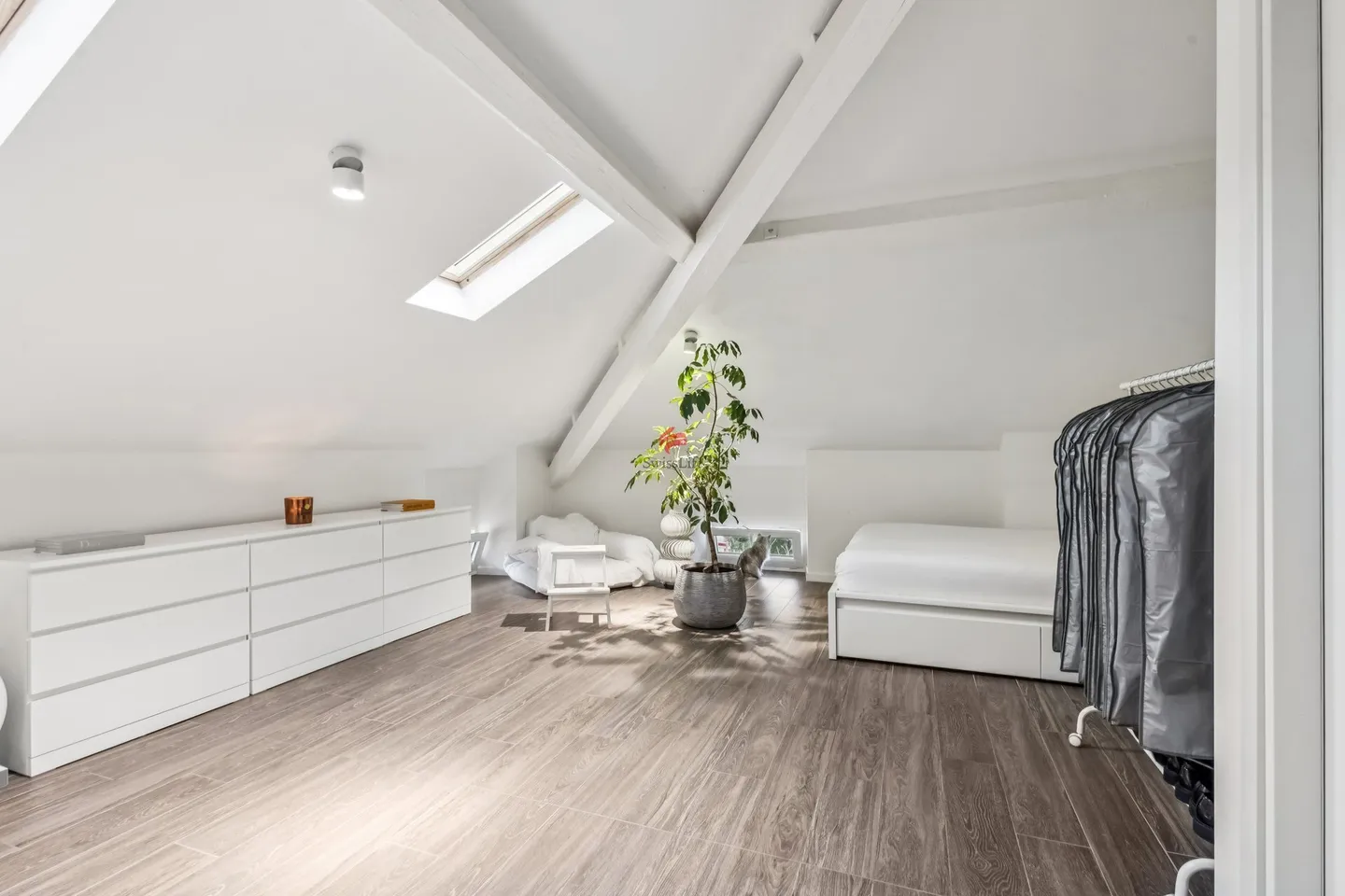 Mansardenwohnung - Foto 2 von 11