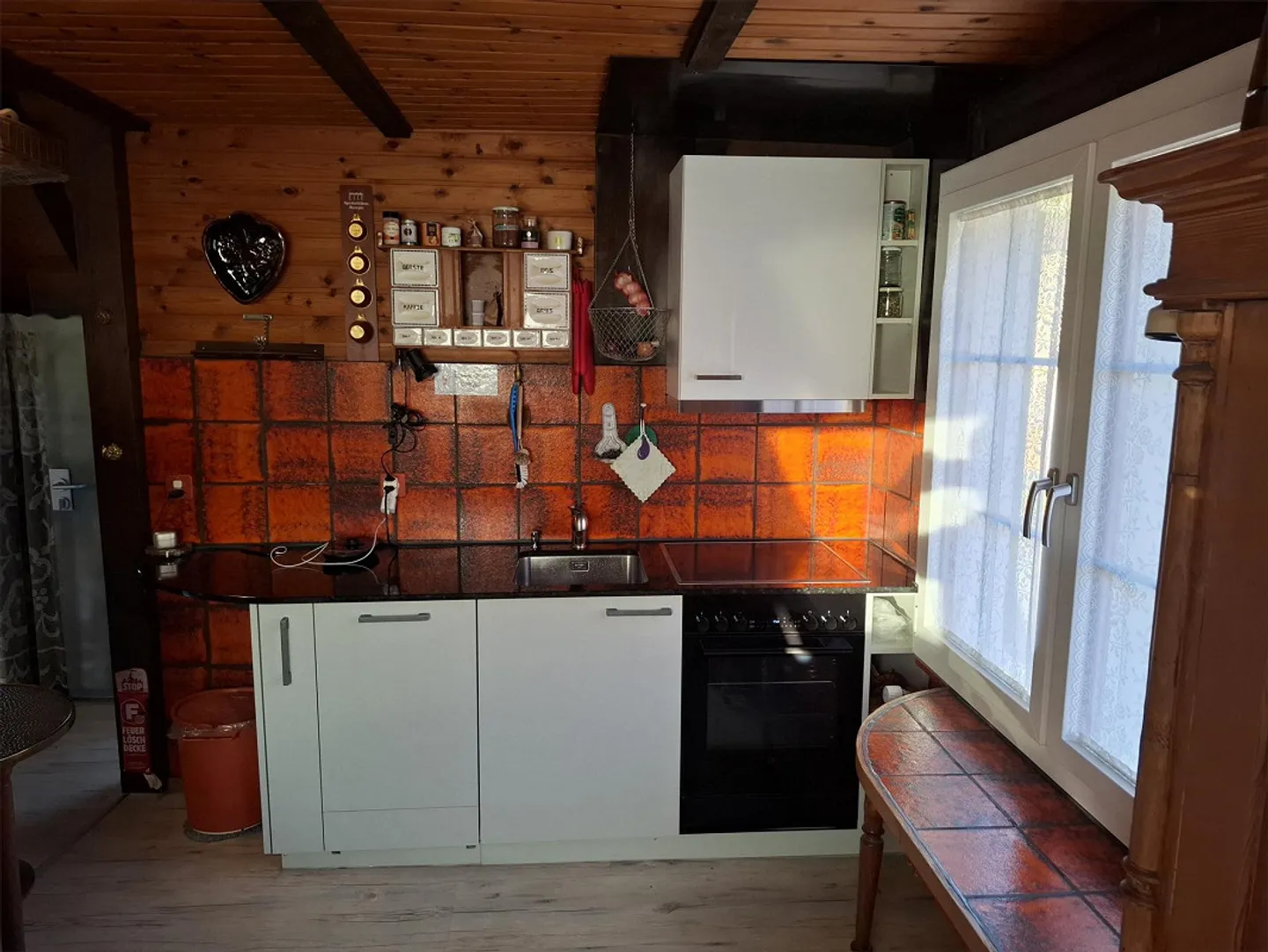Attico elegantemente restaurato e completamente arredato - Foto 3 di 15