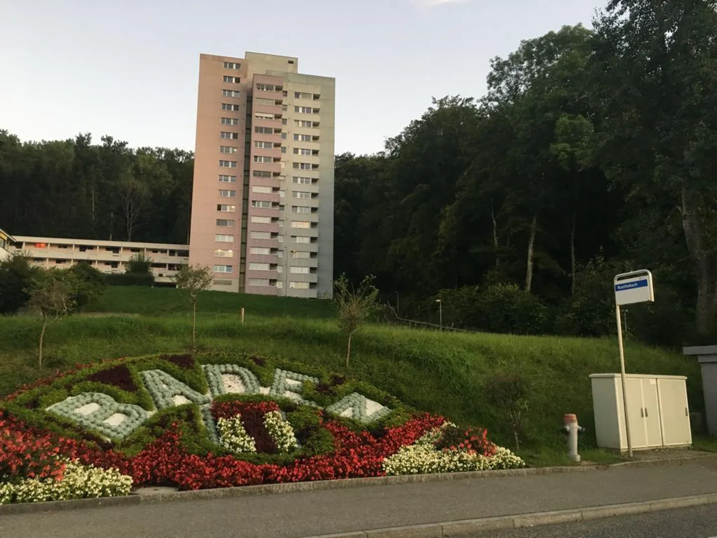 Moderno appartamento di 2,5 stanze con balcone e vista, ottime connessioni - Foto 2 di 6