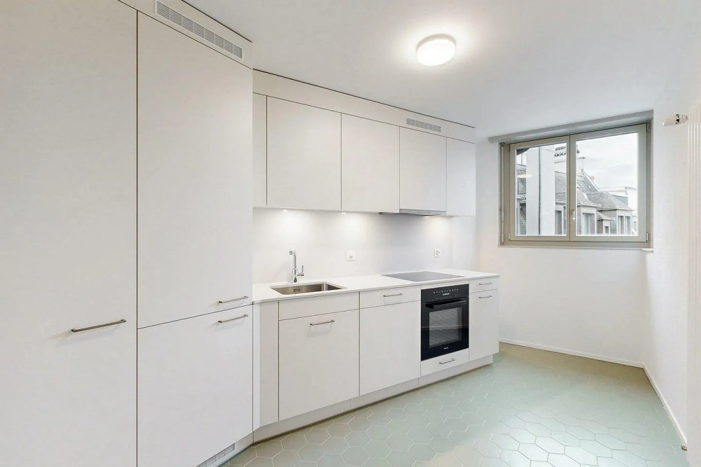 Superbe appartement en attique avec terrasse sur le toit au cœur de Zurich - Photo 2 sur 11