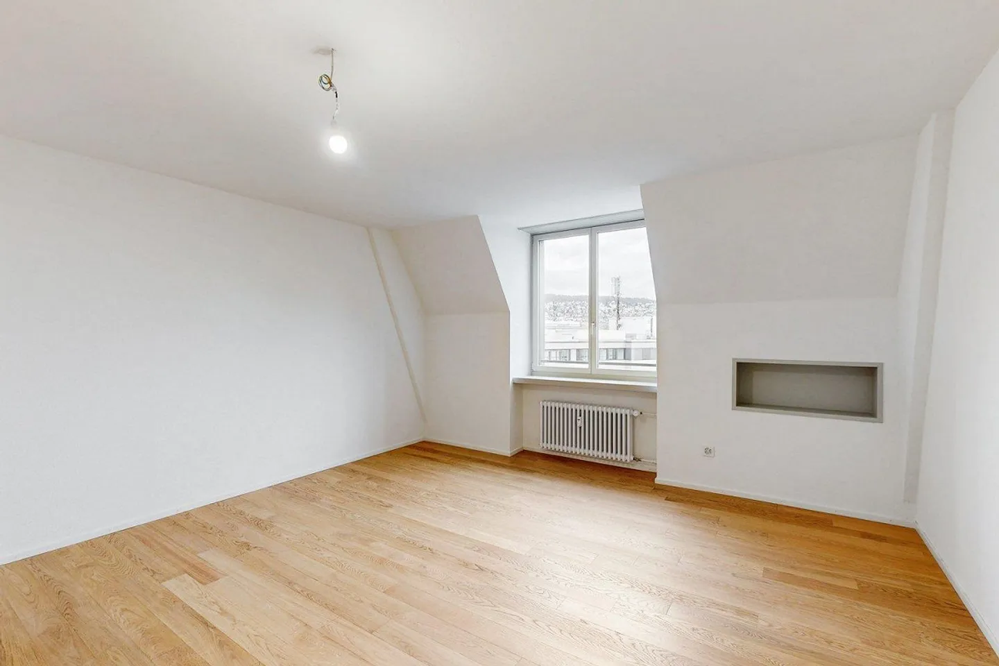 Superbe appartement en attique avec terrasse sur le toit au cœur de Zurich - Photo 4 sur 11