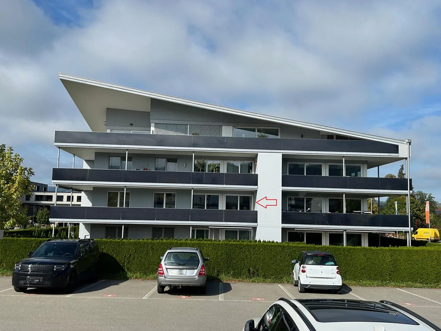 Appartement moderne de 4,5 pièces avec grand balcon - Photo 2 sur 12