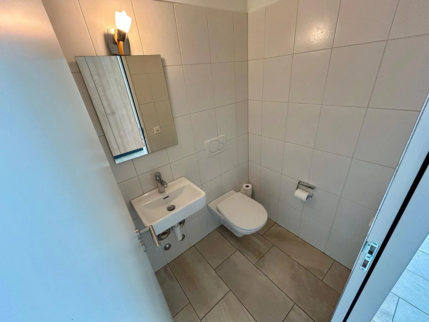 Appartement moderne de 4,5 pièces avec grand balcon - Photo 8 sur 12