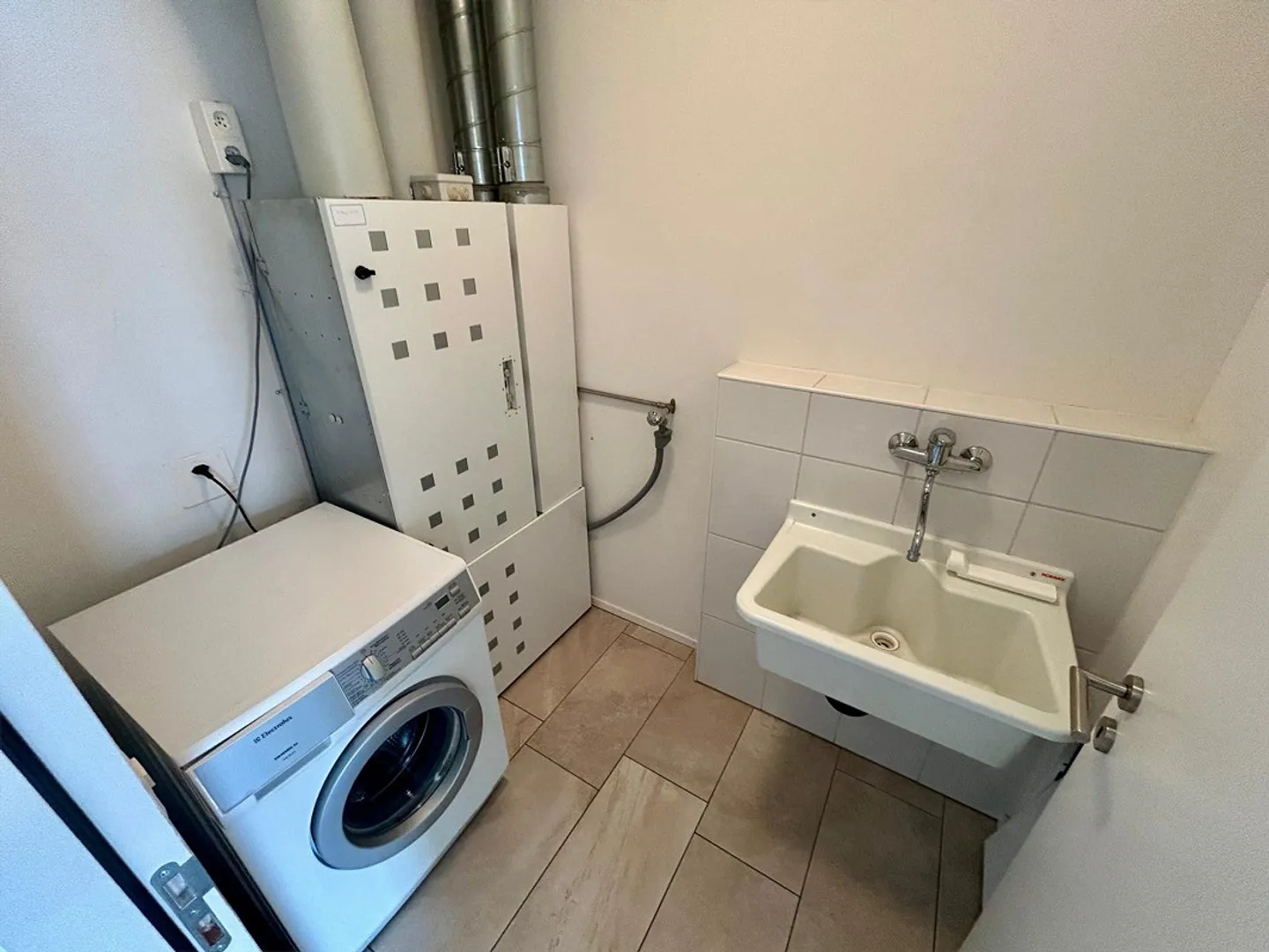 Appartement moderne de 4,5 pièces avec grand balcon - Photo 9 sur 12