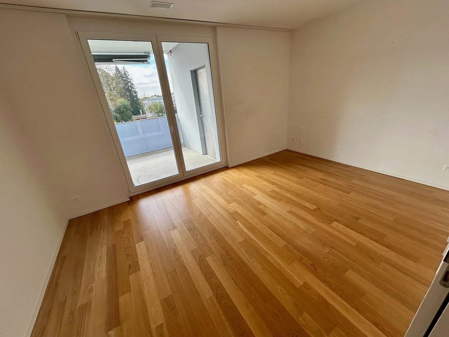 Appartement moderne de 4,5 pièces avec grand balcon - Photo 10 sur 12