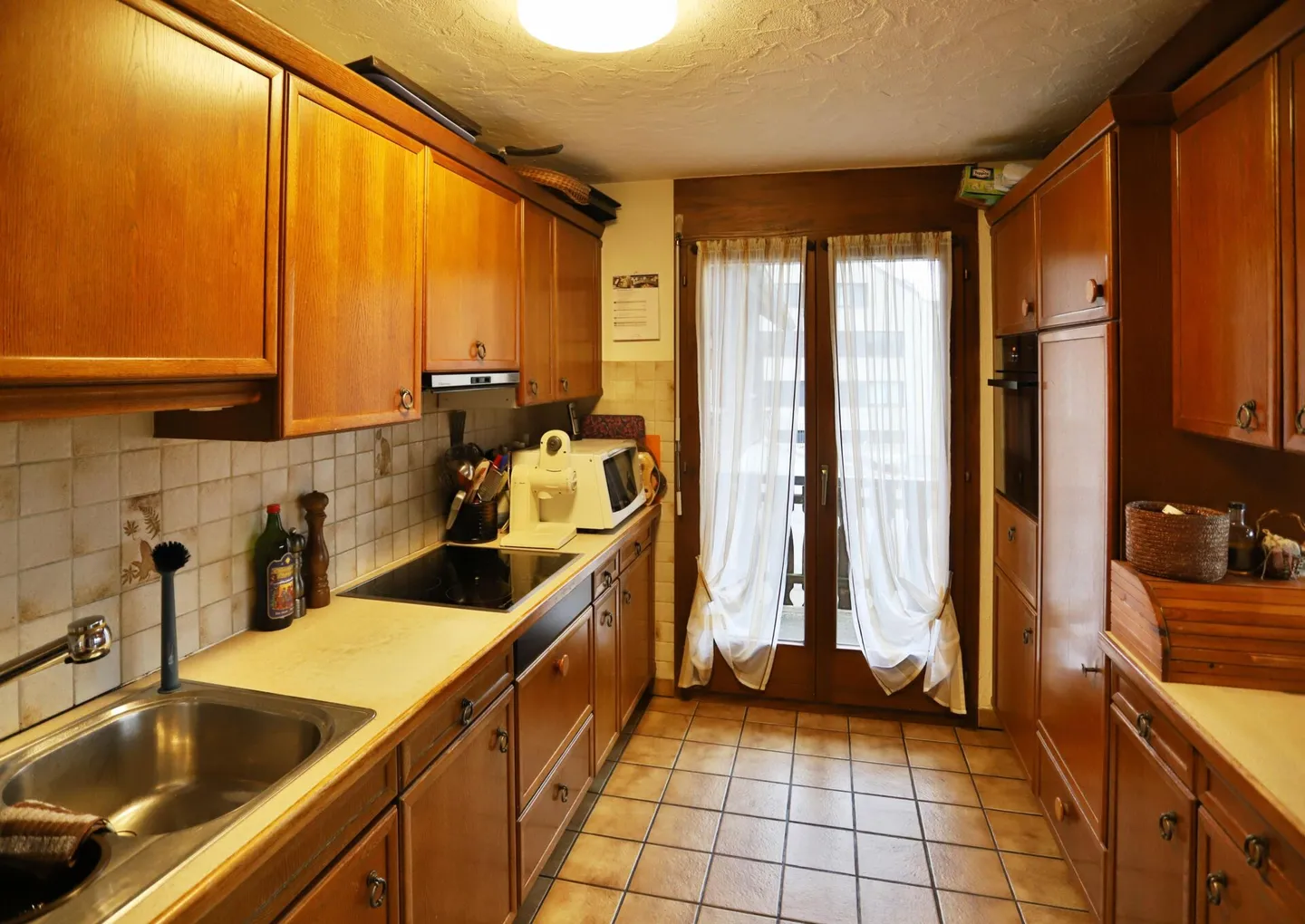 Spacious and Sunny - Single Family House with Beautiful View - Photo 2 of 13