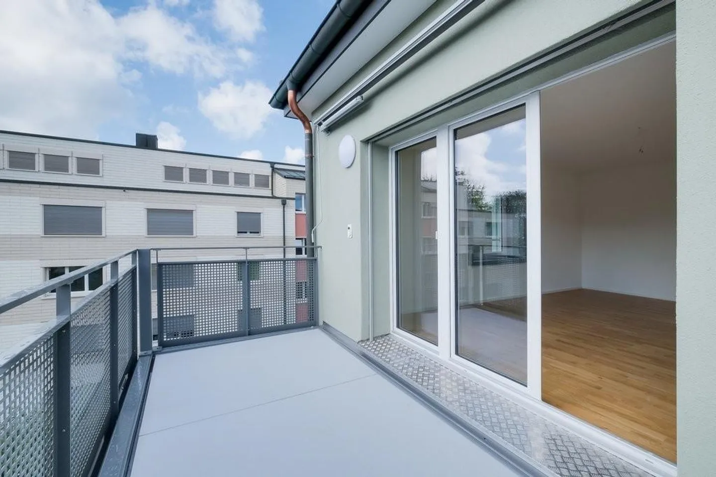 Central and bright apartment - Photo 8 of 8
