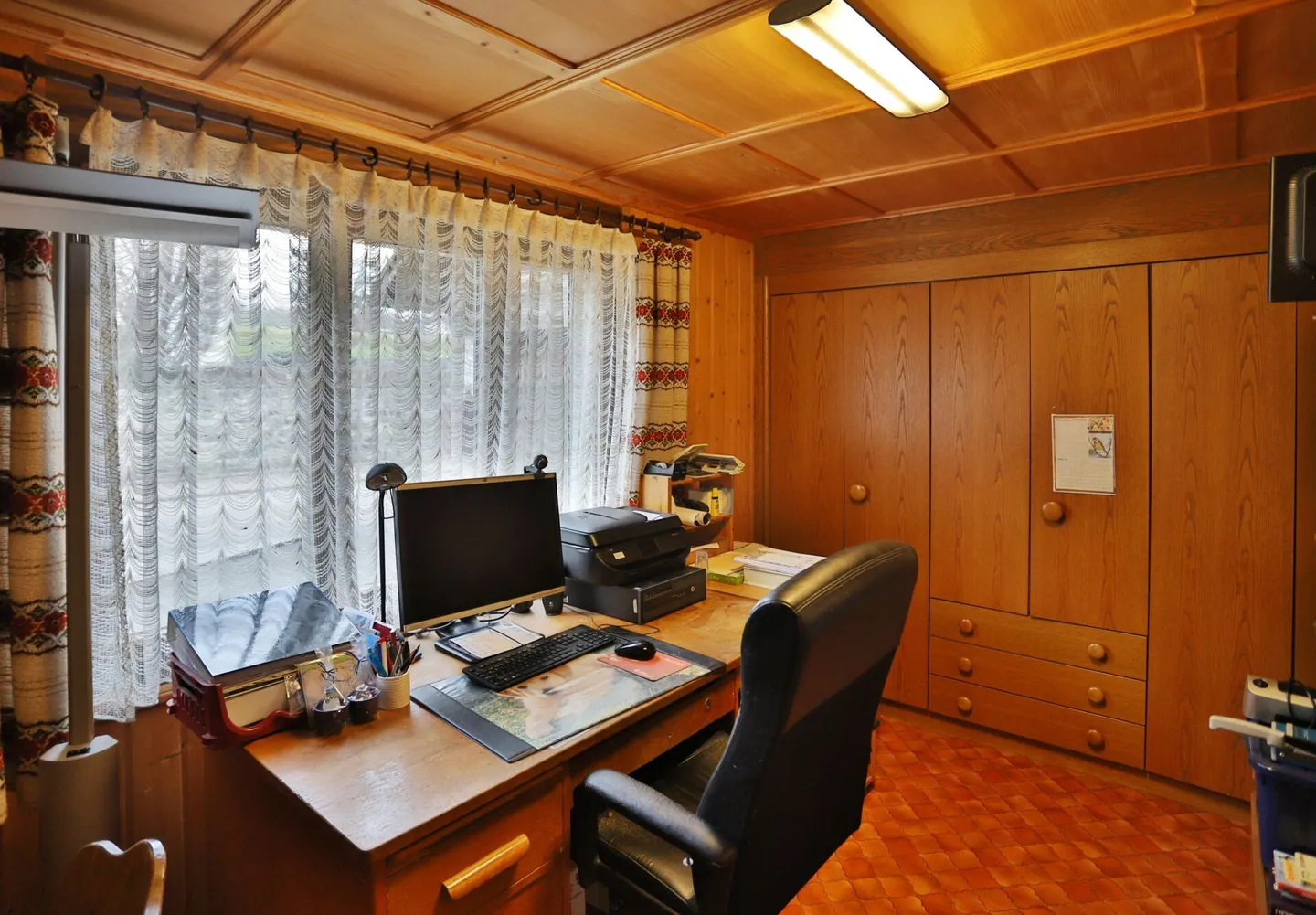 Spacious and Sunny - Single Family House with Beautiful View - Photo 7 of 13