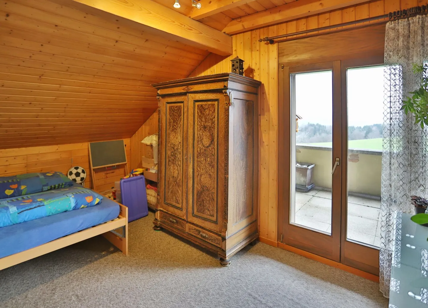 Spacious and Sunny - Single Family House with Beautiful View - Photo 11 of 13