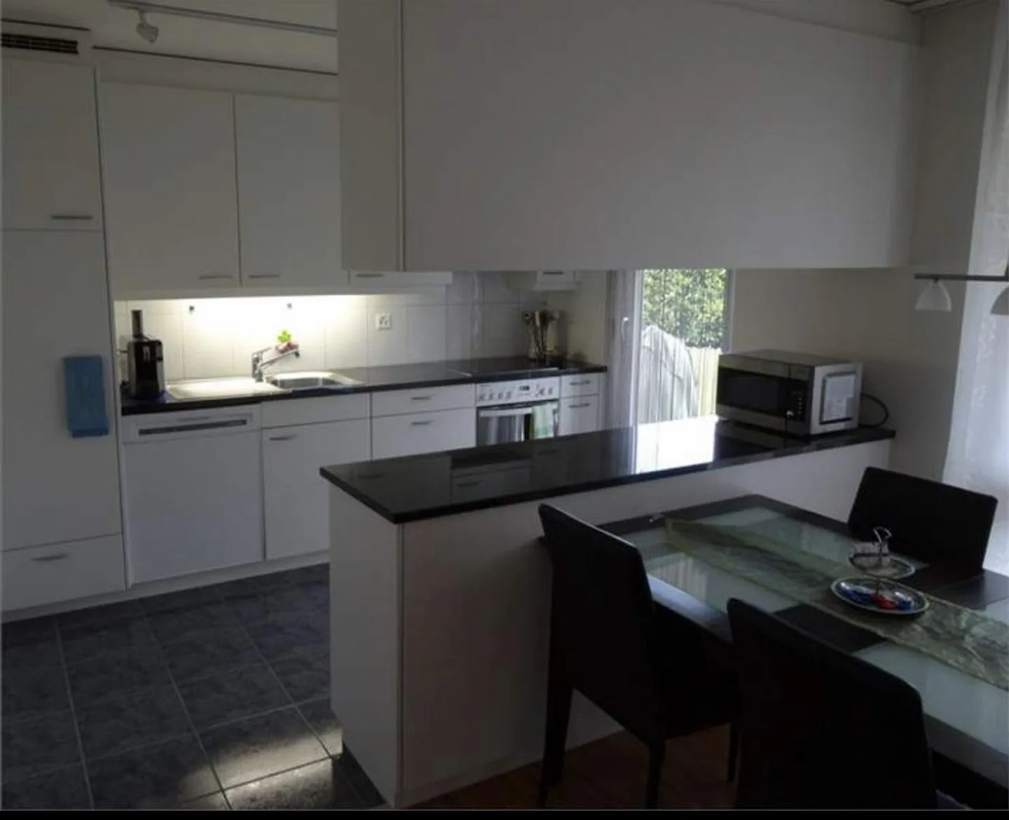 Quiet 3 1/2-room apartment with garden seating area - Photo 5 of 5