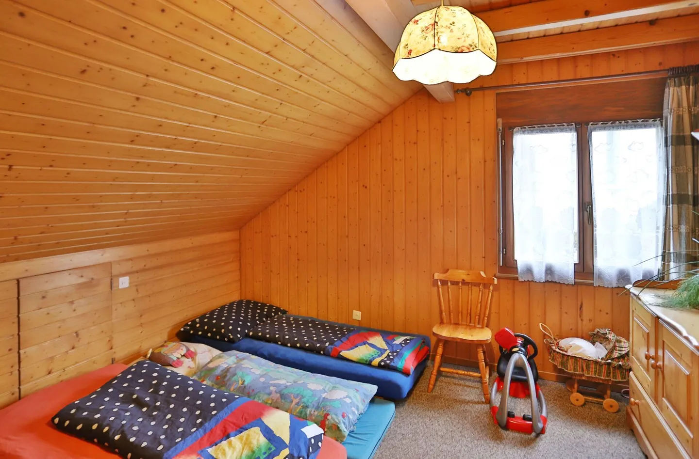 Spacious and Sunny - Single Family House with Beautiful View - Photo 12 of 13