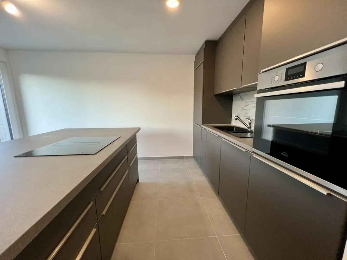 Stunning new duplex with 4.5 rooms - Photo 5 of 13