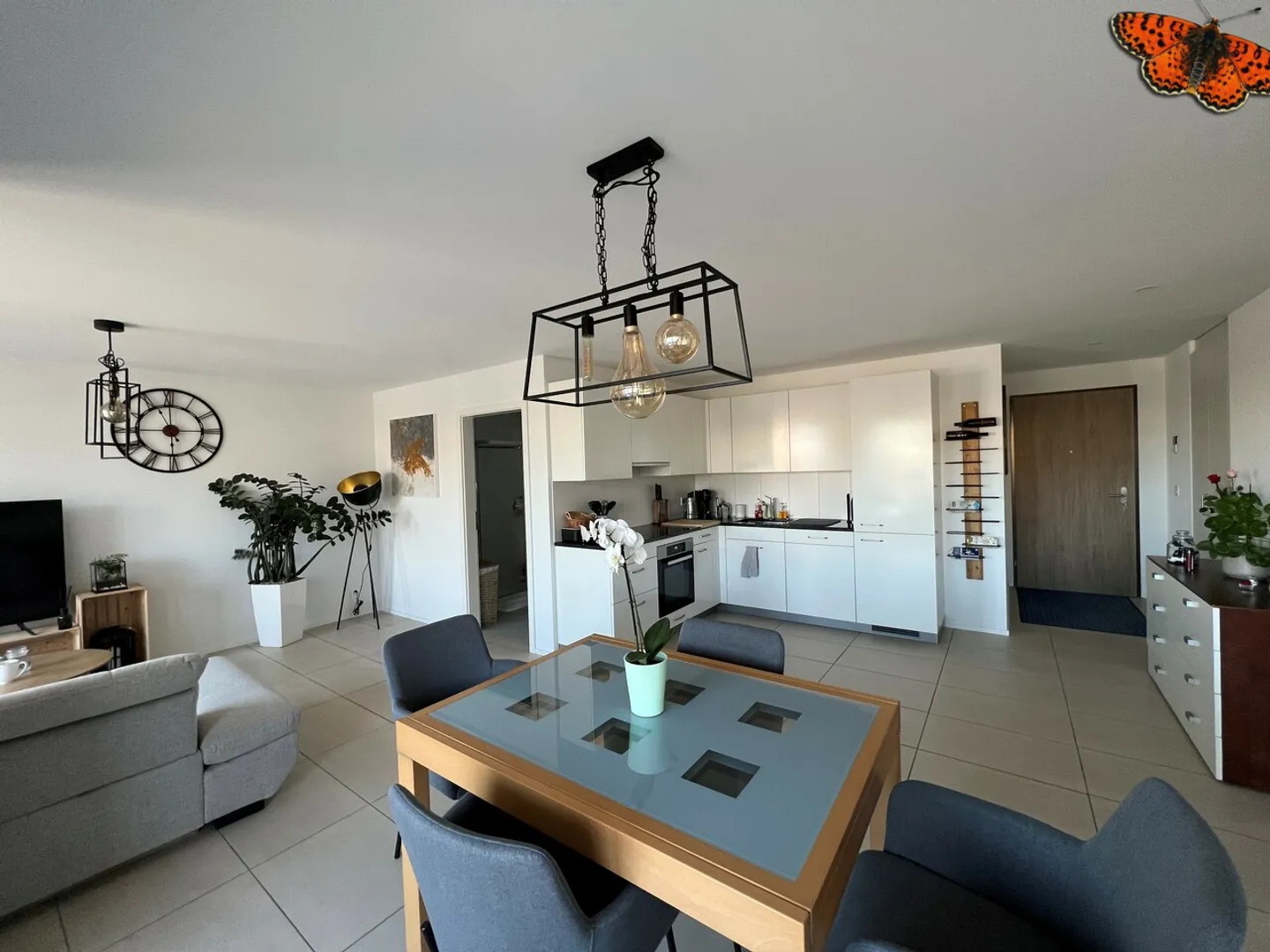 AGREABLE 2 ½ PIECES AU CENTRE DE BULLE  - Photo 1 sur 7