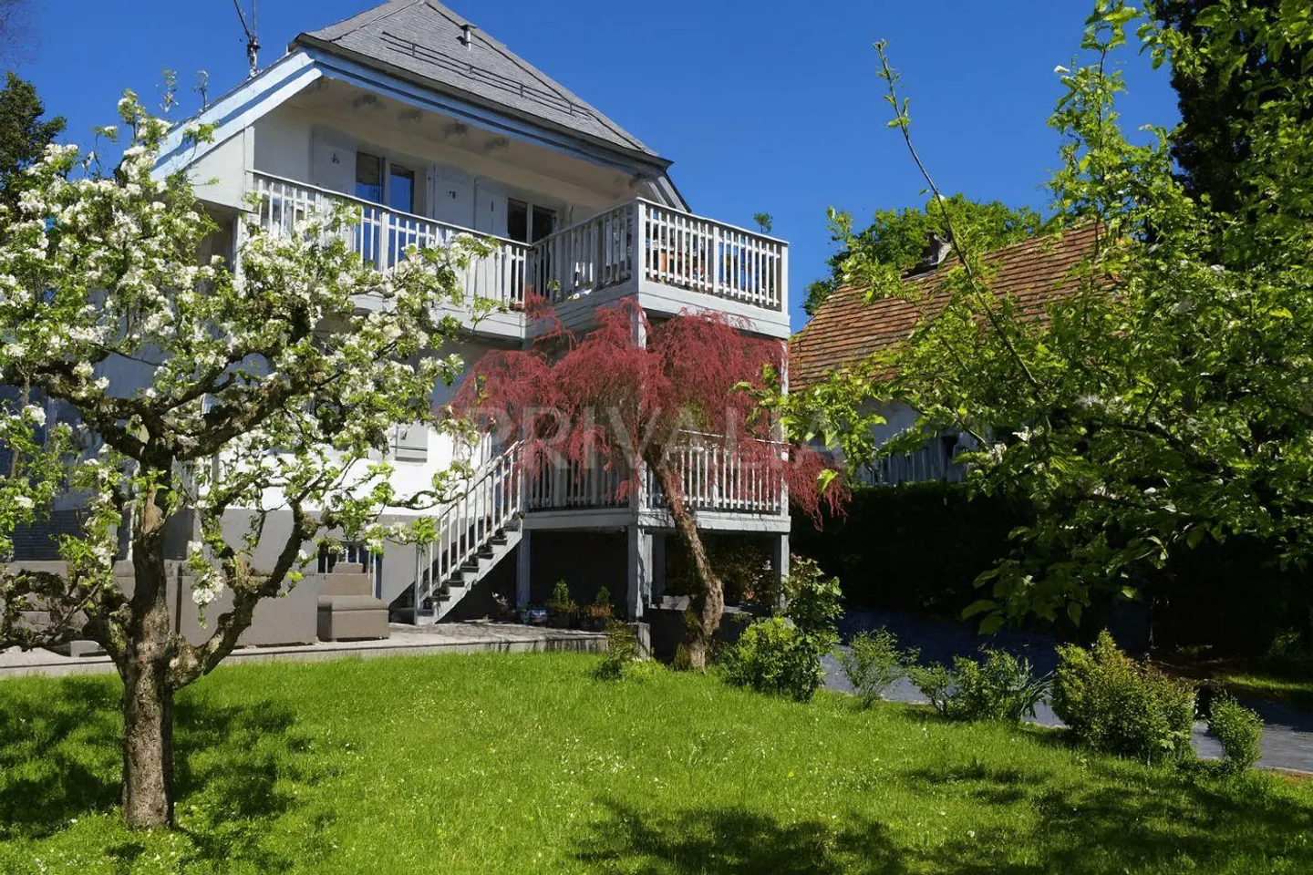 Exclusively: Charming individual house in the heart of Conches - Photo 1 of 2