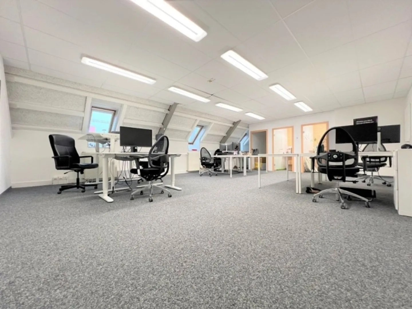 Büroräume im 6. Stockwerk zur Miete! - Foto 3 von 11