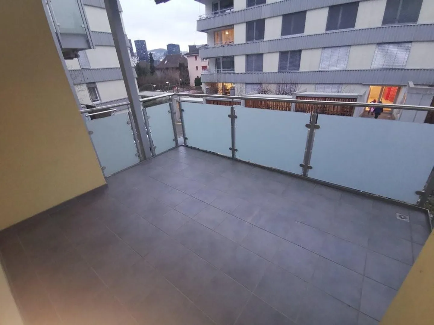 Appartement moderne dans un emplacement central - Photo 7 sur 7