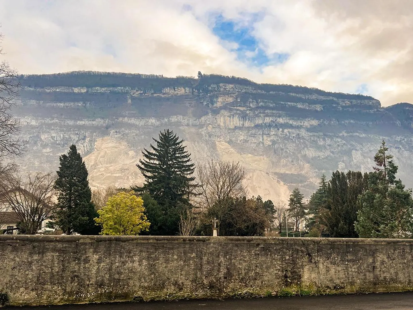 VEYRIER - SPLENDIDO APPARTAMENTO - 6.5 STANZE - Foto 1 di 3