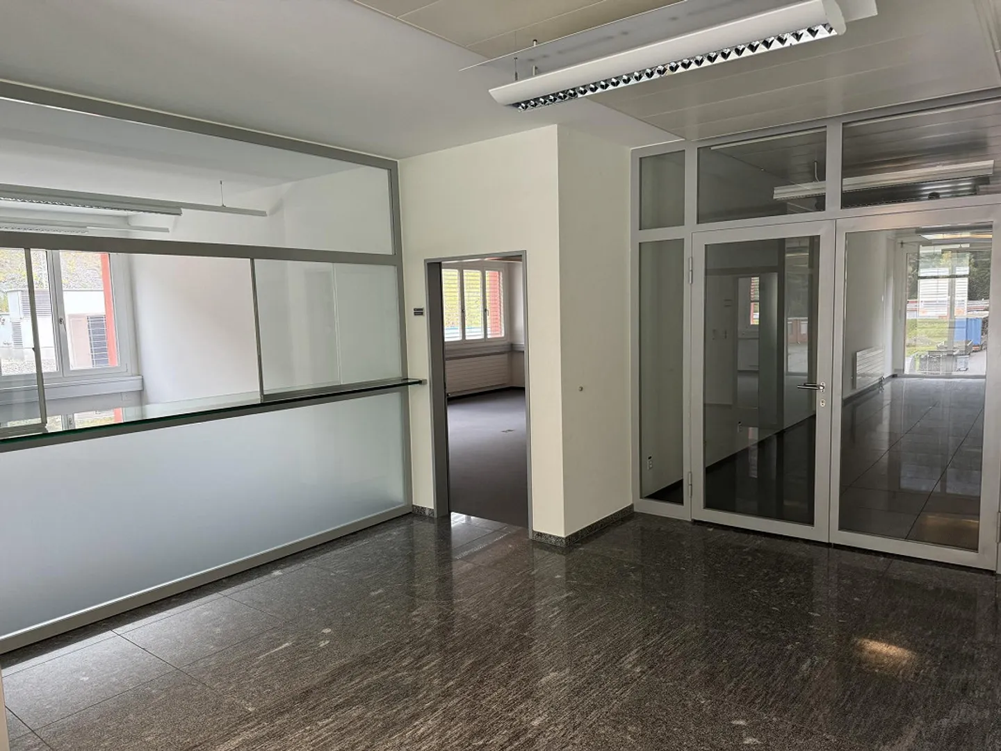 Fino a 660 m2 di spazi per uffici a Domat/Ems - Foto 2 di 13