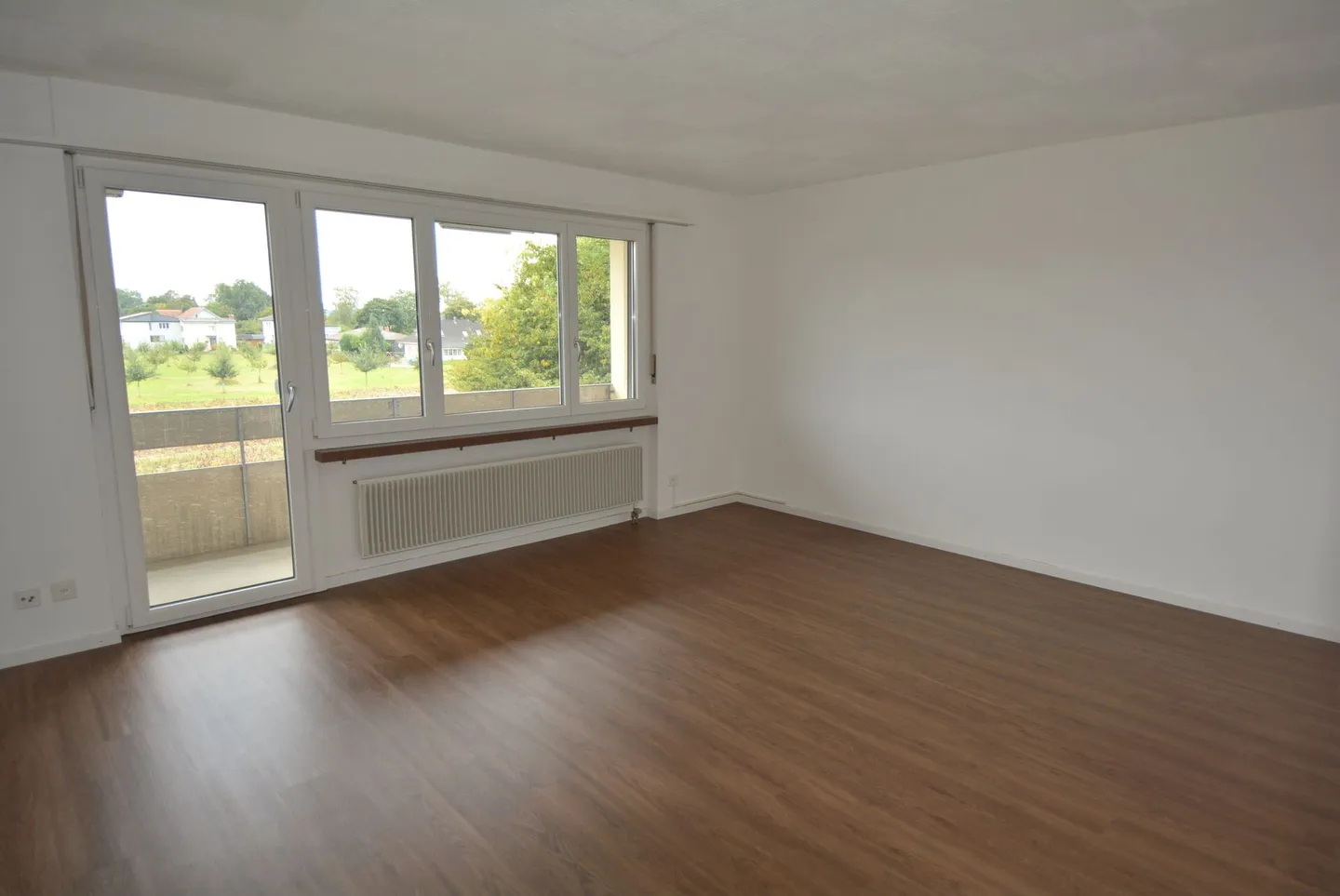 Appartement lumineux de 4,5 pièces avec balcon ensoleillé - Photo 1 sur 7